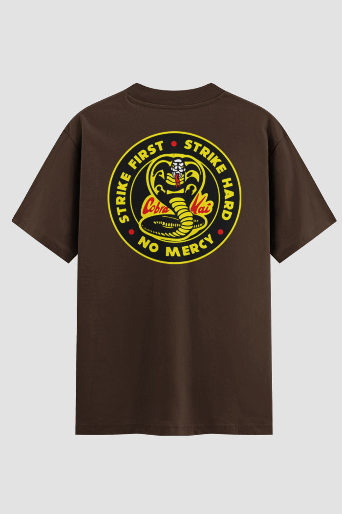 Camiseta Oversized Karate cobra kai strike first strike hard