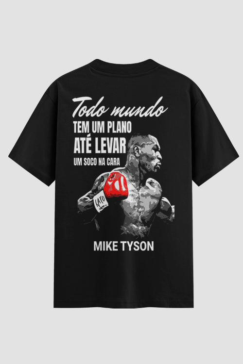 Camiseta Oversized Suedine Boxe Todos tem um plano até o primeiro soco