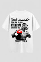Camiseta Oversized Suedine Boxe Todos tem um plano até o primeiro soco