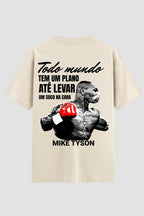 Camiseta Oversized Suedine Boxe Todos tem um plano até o primeiro soco