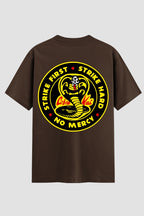 Camiseta Oversized Suedine Karate cobra kai strike first strike hard