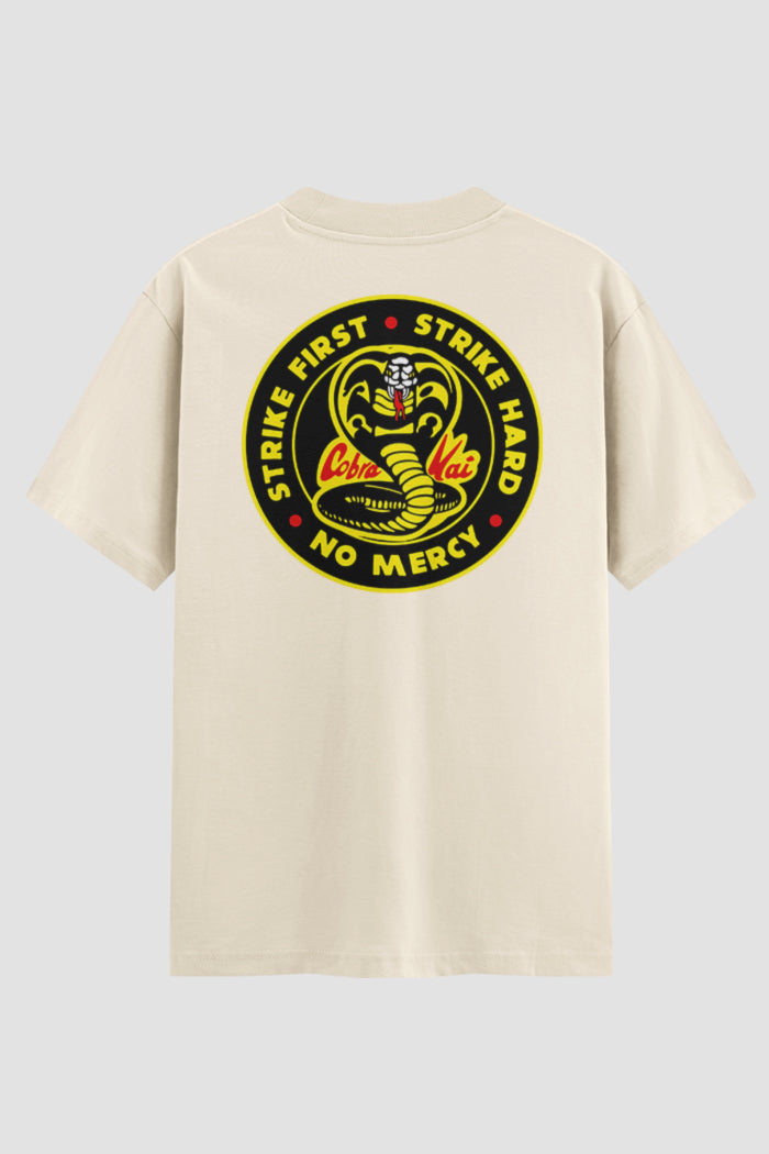 Camiseta Oversized Karate cobra kai strike first strike hard